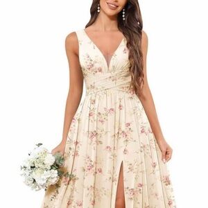 Chic Floral Cream Maxi Dress
